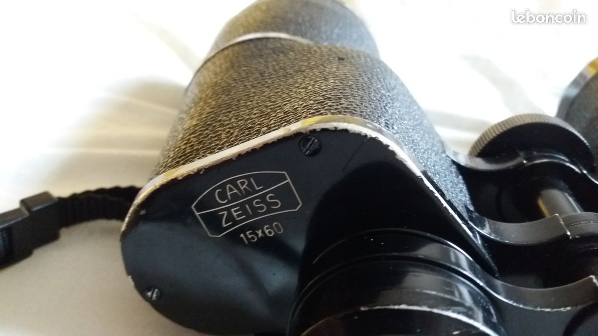 Lot 338 - A Pair of Carl Zeiss 15x60 Binoculars