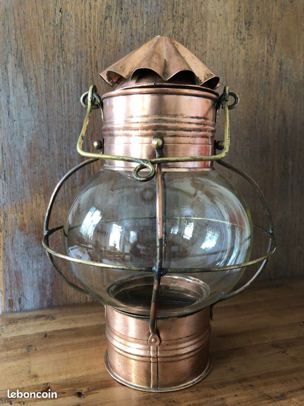 Lampe ancienne d’inspiration marine (image 1)