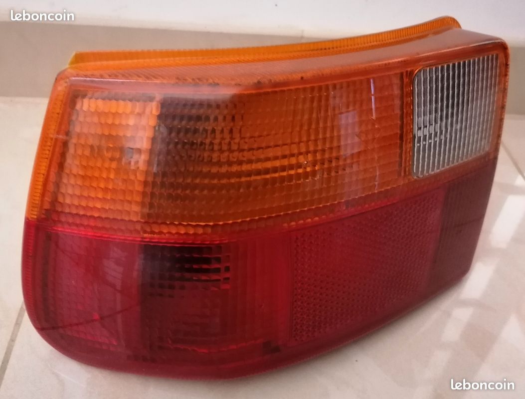 Opel Astra F phase 1, feux arrière gauche (clair, non teinté) (image 1)
