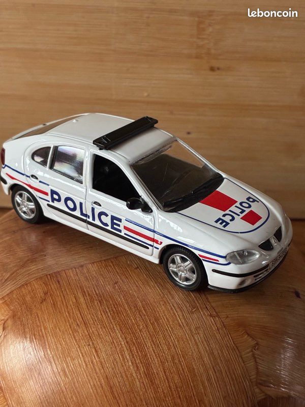 Voiture miniature Renault Mégane police NOREV (image 5)