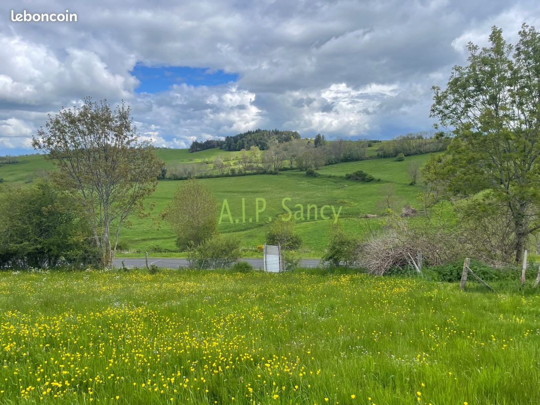Terrain 1150 m² · à Saint-Victor-la-Rivière · 1 150 m² · 32 000 €
