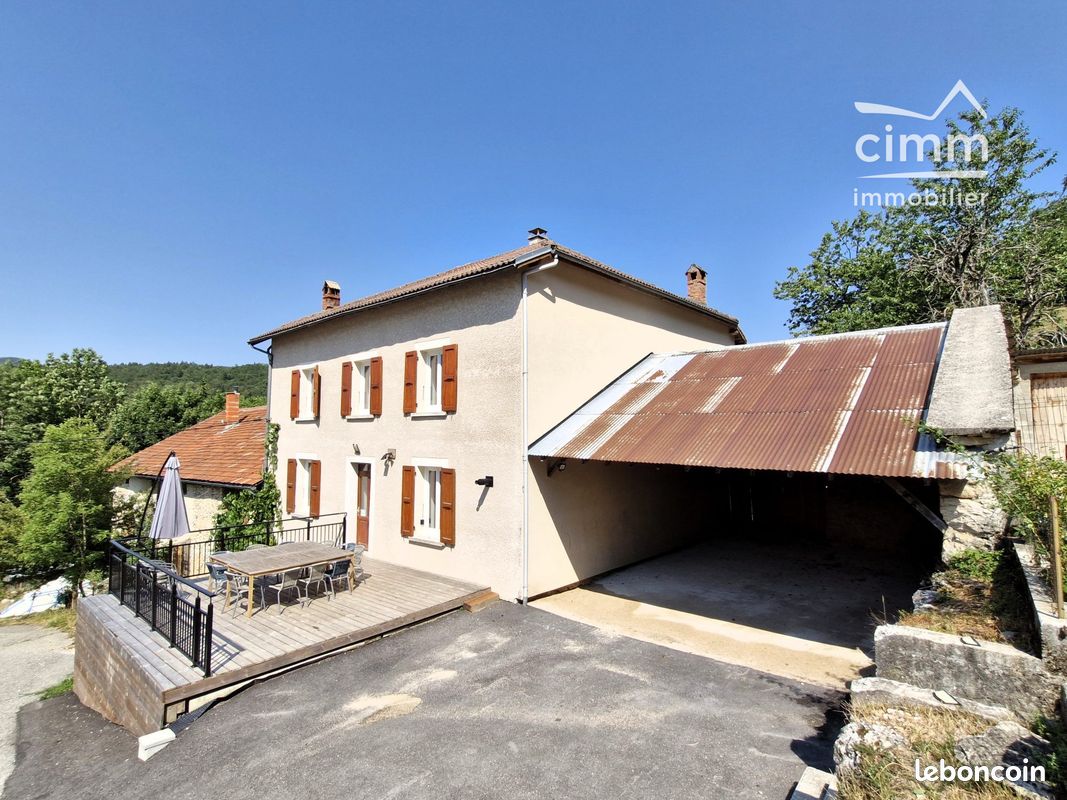 Local commercial 181 m² · à Saint-Martin-en-Vercors · 181 m² · 390 000 €