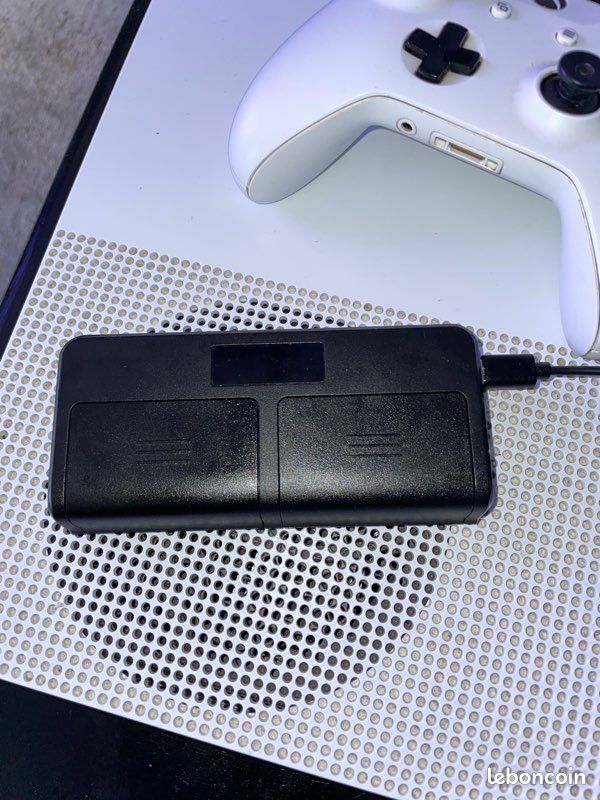 Xbox one s + 2 manette + leurs chargeurs + 10 jeux (image 3)