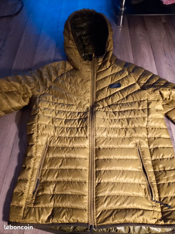 Blouson Nike vert (image 1)