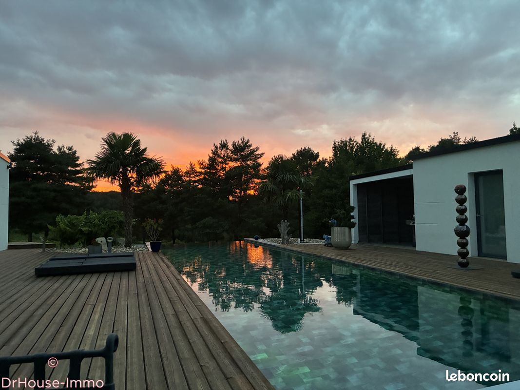 Maison 7 pièces 250 m² · à Boulazac Isle Manoire · 250 m² · 849 000 €