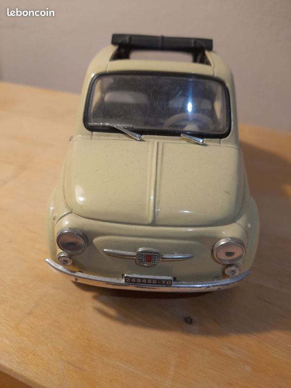 Miniature Solido 8042 - FIAT 500 1960 Couleur Moutarde, Toit Fermé (échelle 1/16 Ou 1/18?)