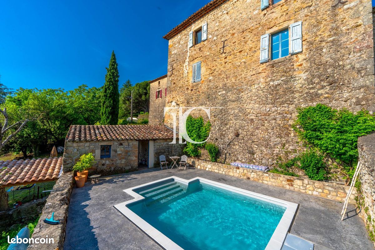 Maison 6 pièces 141 m² · à Les Vans · 141 m² · 475 000 €
