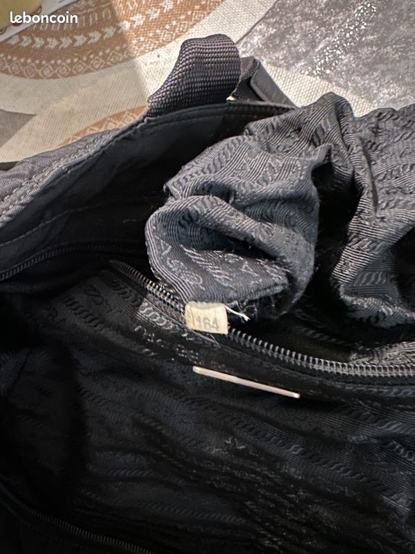Sac tote Prada en nylon vintage authentique (image 6)