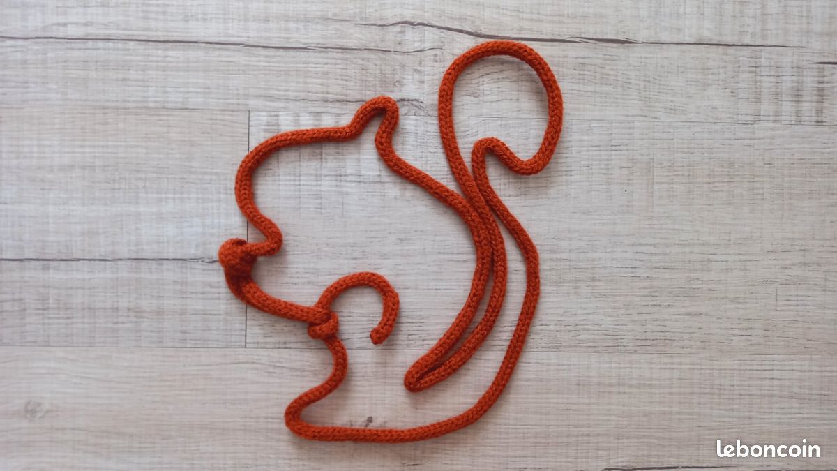 Décoration murale écureuil roux fil tricotin 🐿 (image 3)