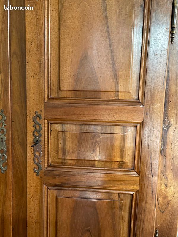 Belle armoire en noyer (image 3)