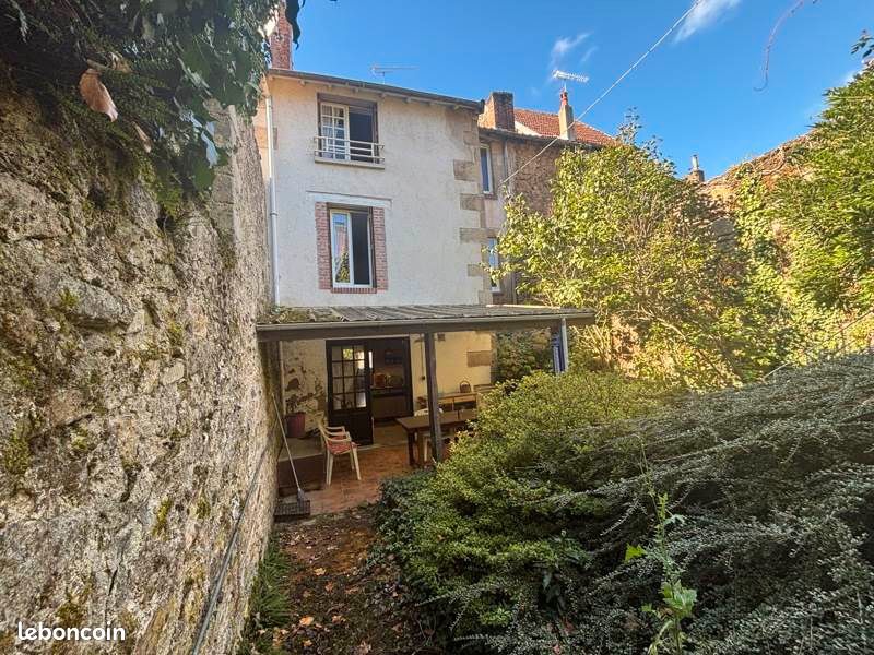 Maison 6 pièces 172 m² · à Bourganeuf · 172 m² · 72 345 €