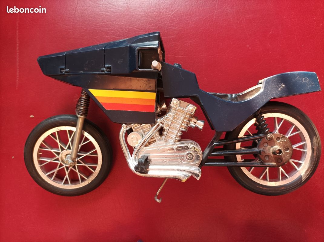 BIG JIM - VEHICULE SUPERSONIQUE COMMANDO - MATTEL VINTAGE 1983
