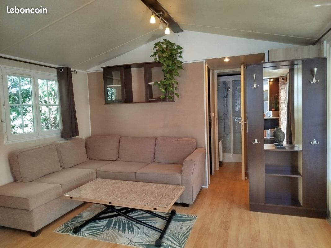 Local commercial 3 pièces 40 m² · à Agde · 40 m² · 23 000 €