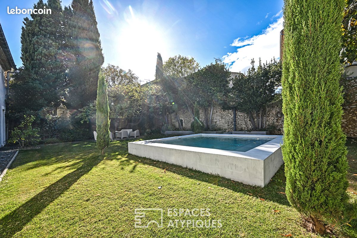 Maison 14 pièces 330 m² · à Uzès · 330 m² · 990 000 €