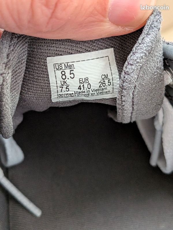 Chaussures italiennes beiges neuves taille 40 étiquetées à 99,99 Chaussures italiennes beiges neuves taille 40 étiquetées à 99,99