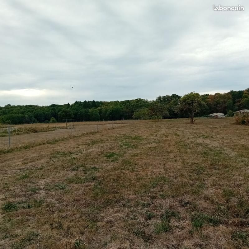 Terrain 2280 m² · à Lachapelle-sous-Chaux · 55 500 €