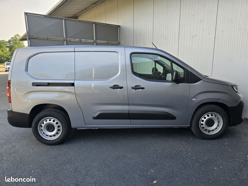 Peugeot PARTNER XL DIESEL 130CH Automatique 2pl Pack chantier (image 19)