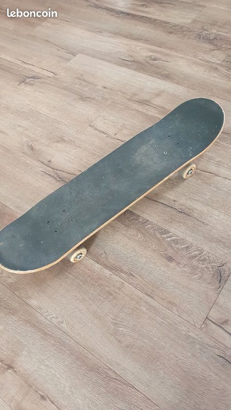 Skateboard en très bon état | Autres loisirs à Dar Bouazza