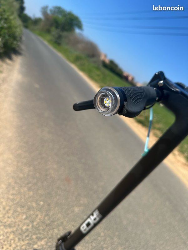 Trotinette RCB avec clignotant (image 3)