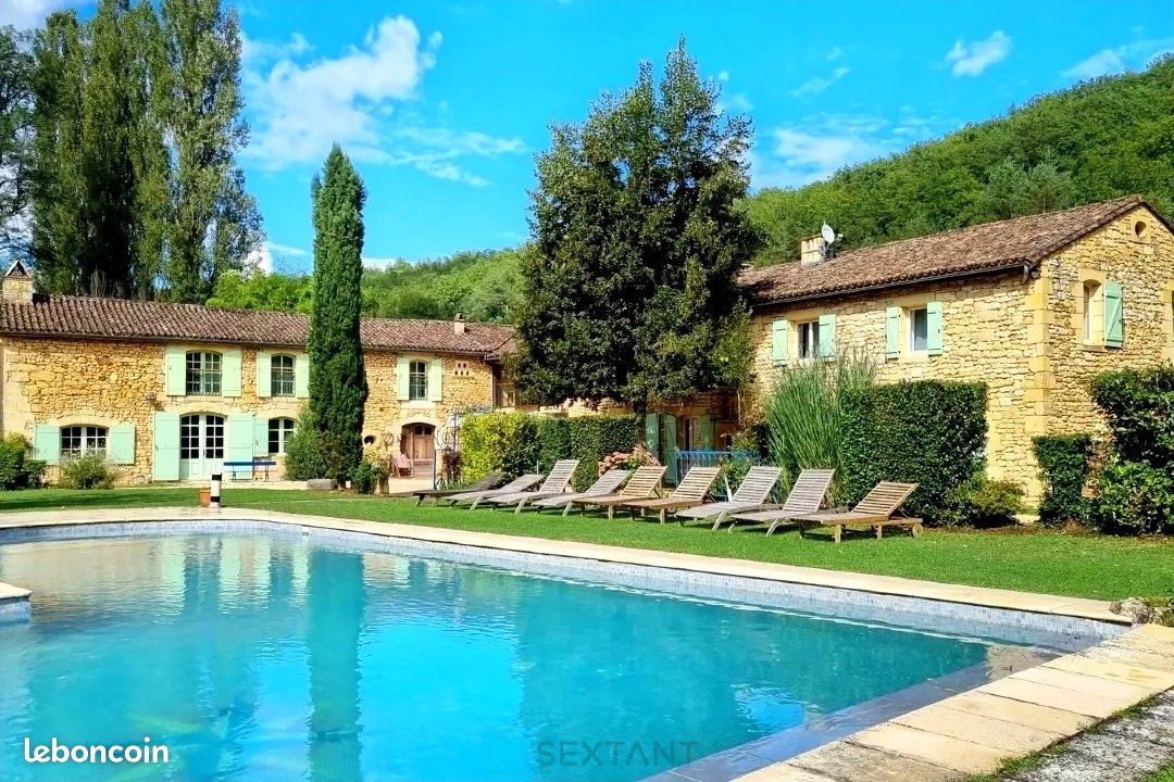 Maison 19 pièces 360 m² · à Bayac · 360 m² · 730 000 €
