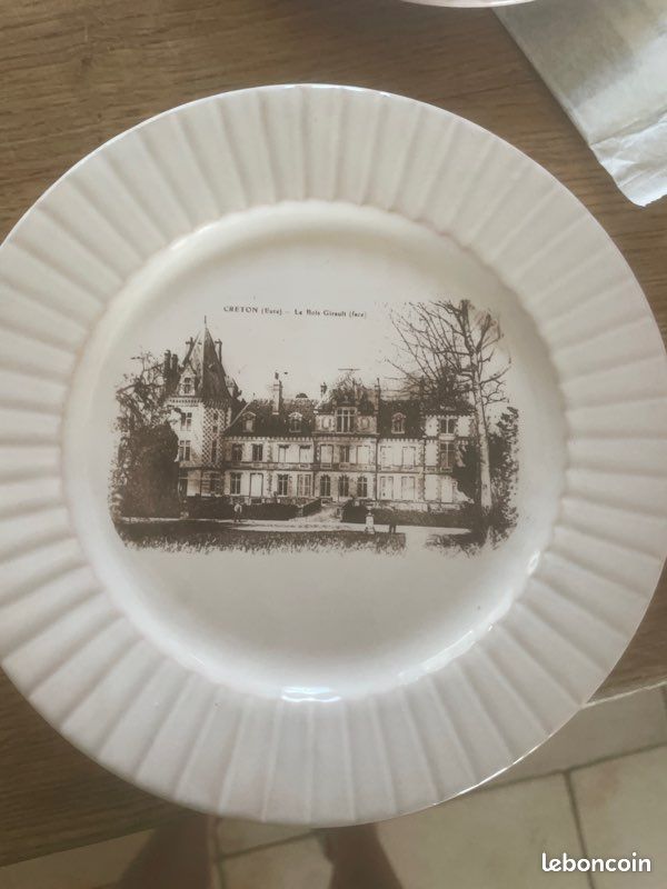 12 assiettes de marque Gien avec des paysages de l’Eure (image 3)