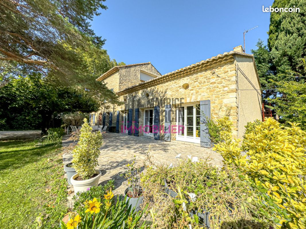 Maison 6 pièces 271 m² · à Sarrians · 271 m² · 840 000 €