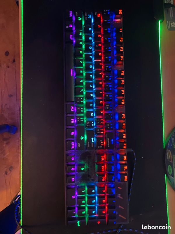 Clavier gamer mécanique switch bleu (image 1)