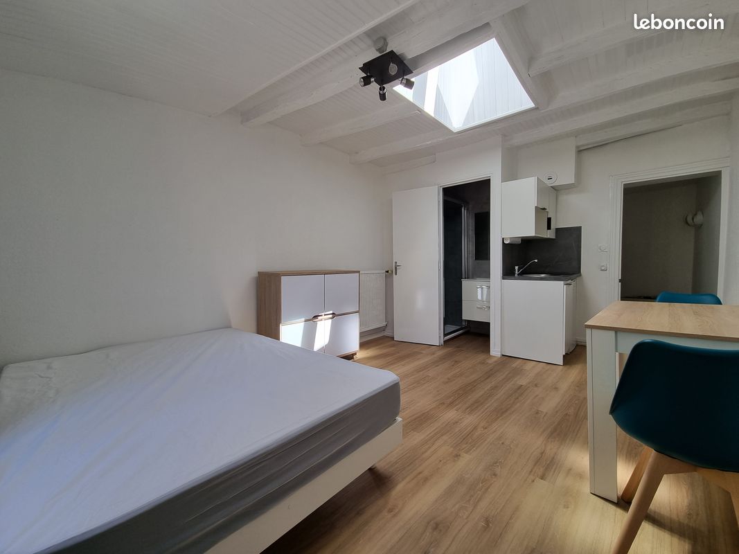 POITIERS CENTRE, BLOSSAC, Studio meublé toutes charges comprises - Poitiers 86000 (image principale 1)