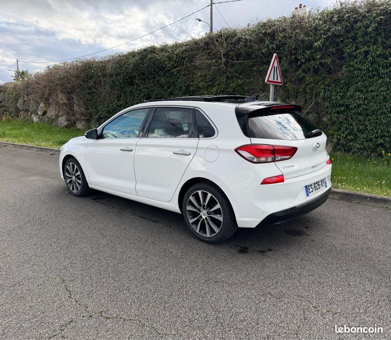 HYUNDAI i30 1.6 CRDi 136cv CREATIVE (image 2)