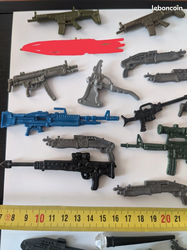 Grand lot de plus de 50+ d'armes et accessoires (image 2)