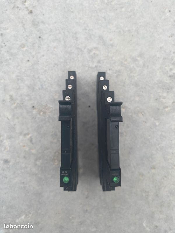 Schneider Relay RSL 12/24V ACDC (image 2)