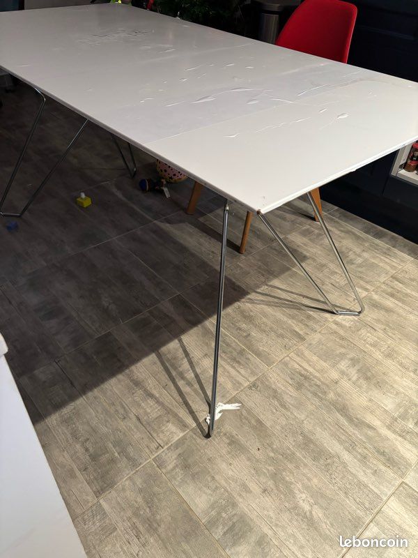 Table (image 1)