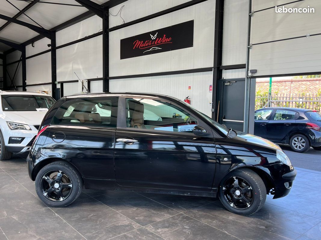 🚗 LANCIA Y 1.3 MULTIJET 16V ⚙️Full options ☀️ Toit ouvrant ❄️ Climatisation 🪑 Sièges en cuir (image 4)