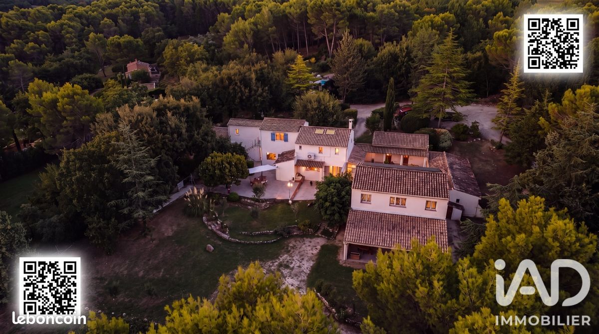 Maison 15 pièces 447 m² · à Apt · 447 m² · 1 599 999 €