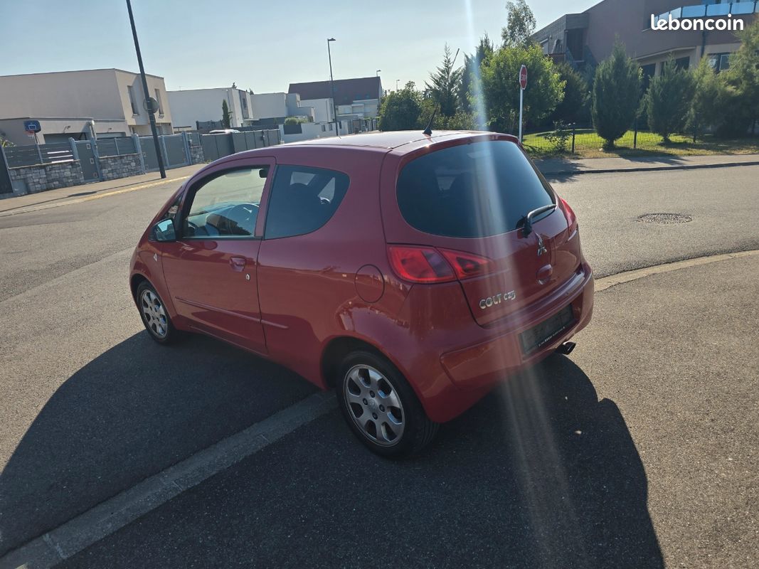 Mitsubishi colt 1.3 es climatisation très soigné (image 8)