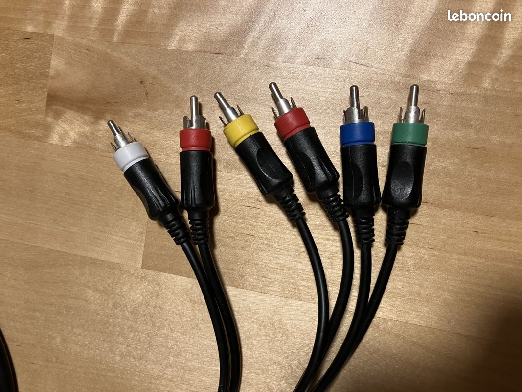 Câble Vidéo Universel YUV Compatible PS2, PS3, Wii, Xbox 360 - Neuf, Marque Micromania