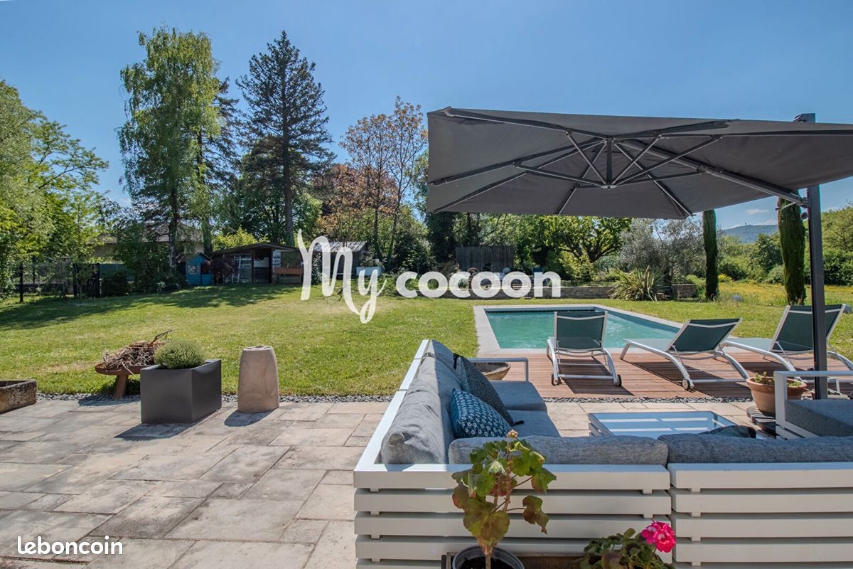 Maison 6 pièces 266 m² · à Fontaines-Saint-Martin · 266 m² · 895 000 €