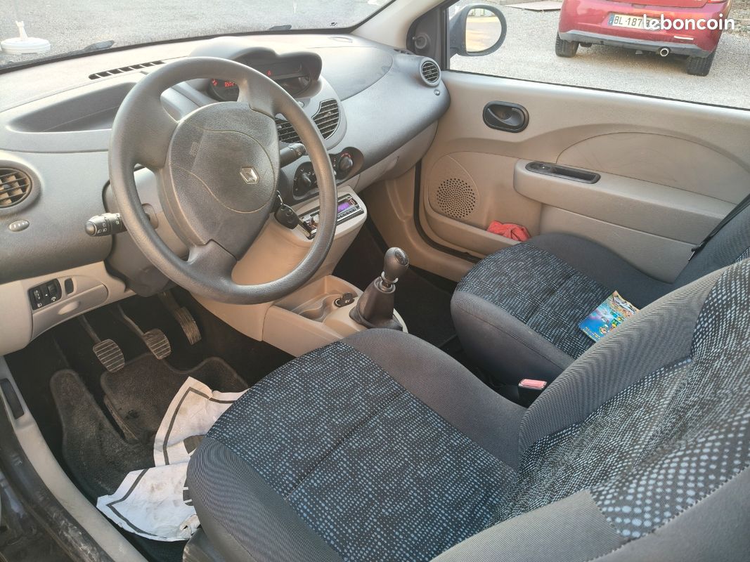Renault Twingo dynamique 1.2i. Très bon état. Garantie 3 mois (image 5)