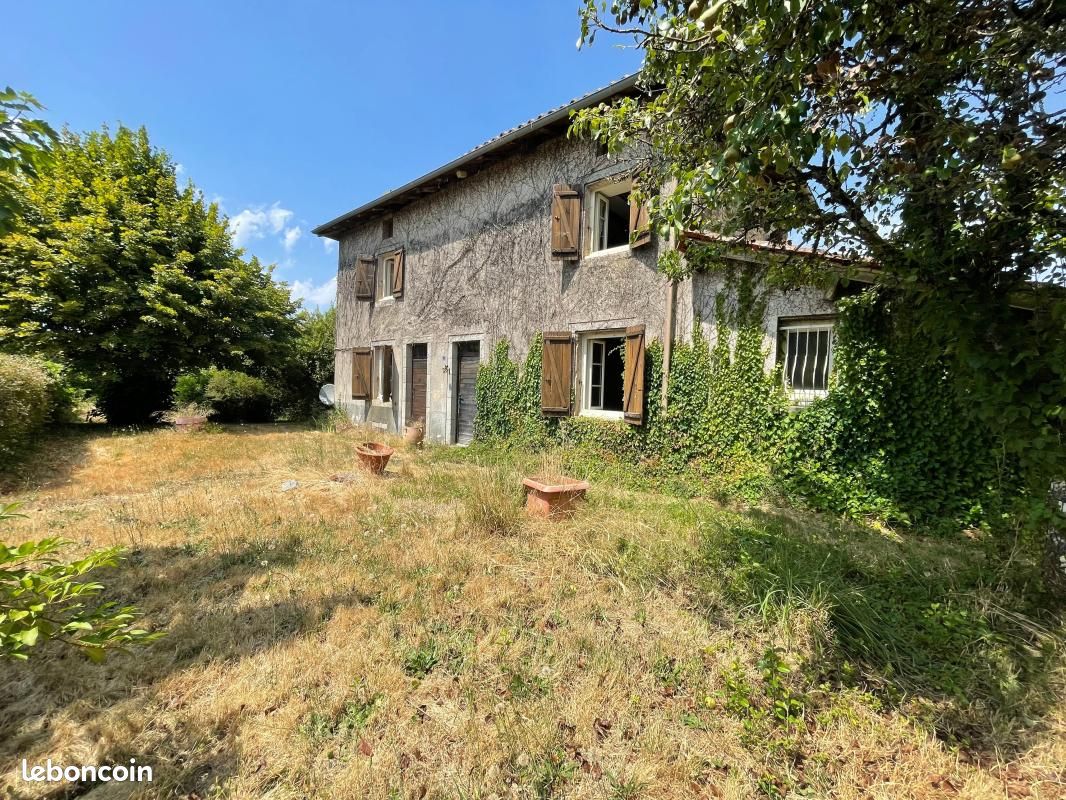 Maison 3 pièces 92 m² · à Champagnac-la-Rivière · 92 m² · 98 000 €