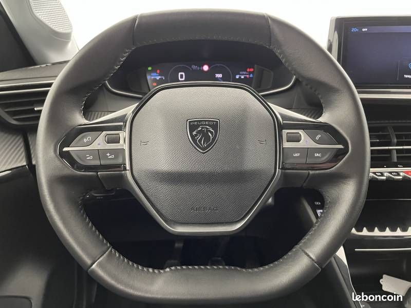 Peugeot 208 100 S&S BVM6 Allure (image 23)