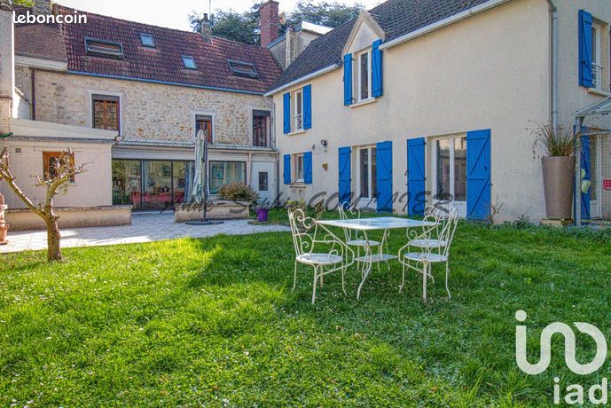 Maison 11 pièces 260 m²