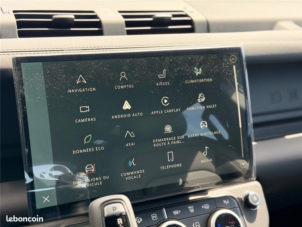 Land Rover Defender PHEV 110 X-Dynamic SE (image 19)