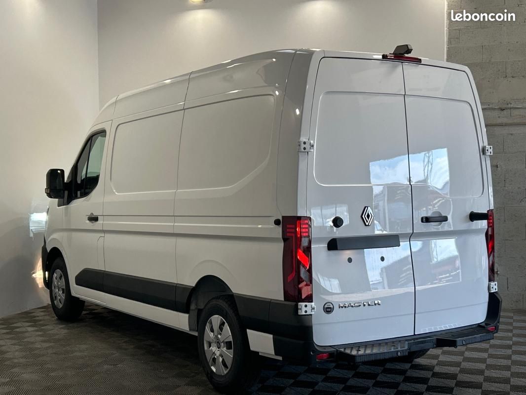Renault Master FOURGON FG BLUE DCI 150 L2H2 3T5 TR ADVANCE (image 5)