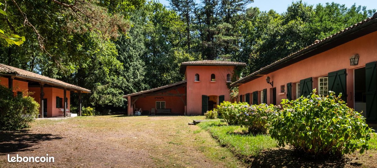 Propriété 12 pièces 300 m² - Ascain 64310 (image principale 0)