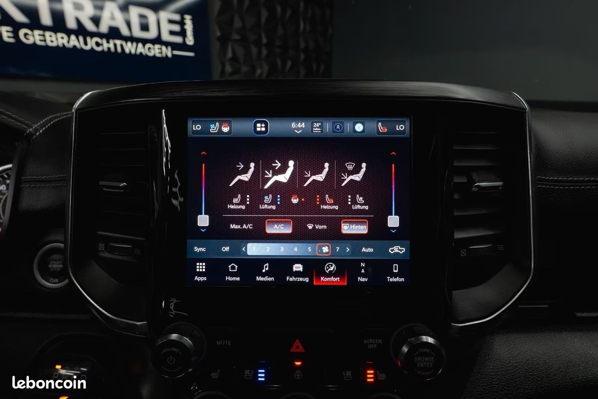 Dodge RAM 1500 Laramie Night Edition 5.7 HEMI 401 ch 4x4 – Alpine – 20” – Offroad (image 25)