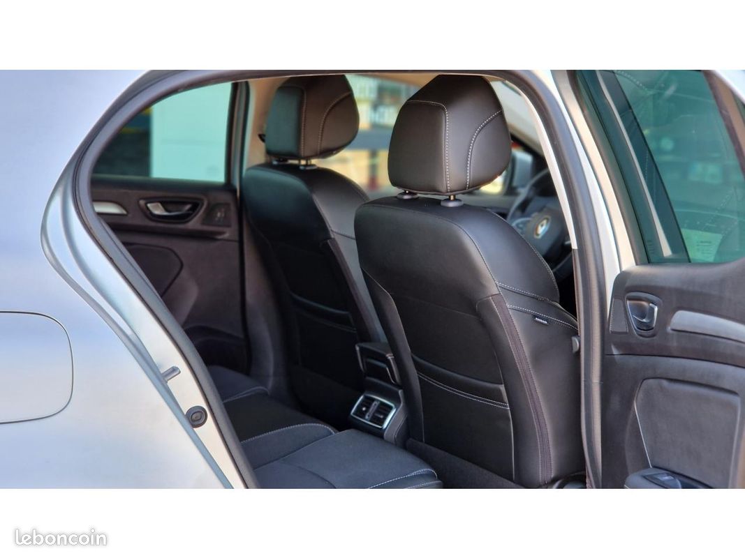 RENAULT MEGANE Mégane 1.5 Blue dCi - 115 - BV EDC 2023 IV BERLINE Techno PHASE 2 (image 28)