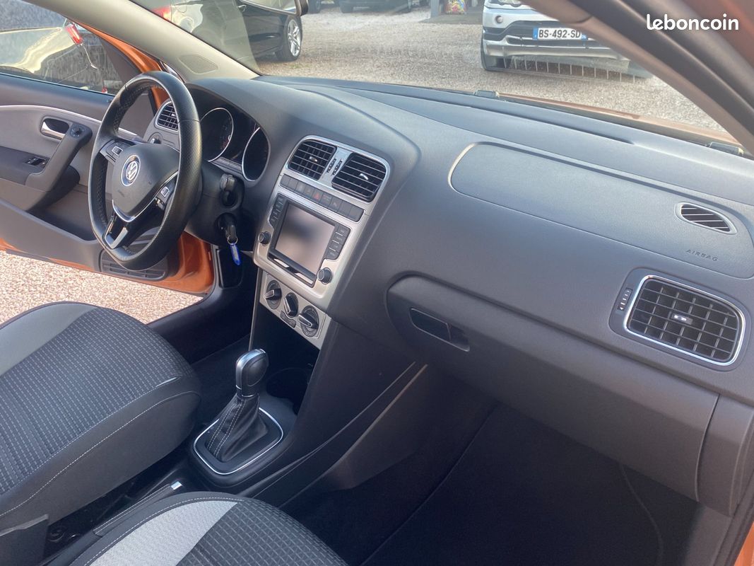 Volkswagen POLO CROSS 1.2 TSI (image 17)