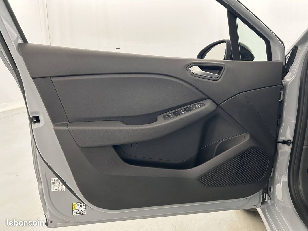 RENAULT Clio E-Tech full hybrid 145 ch GSR2 Evolution (image 10)