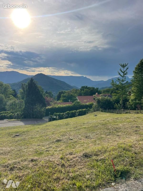 Terrain 597 m² · à Saint-Martin-d'Uriage · 597 m² · 219 000 €