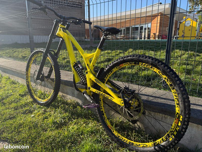 Commencal suprême DH Vélos